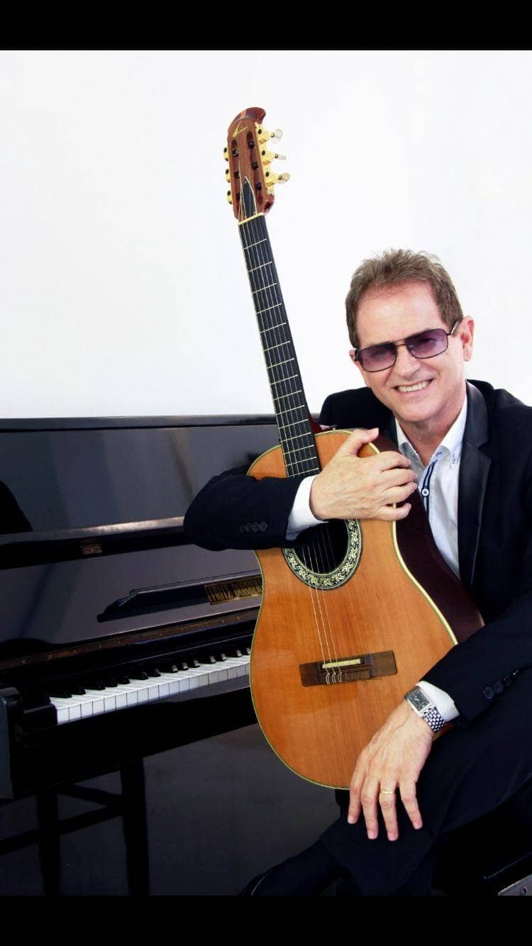 Edinho Santa Cruz (BR) - Acoustic Concert